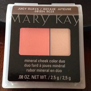 Mary Kay mineral cheek duo Juicy Guava